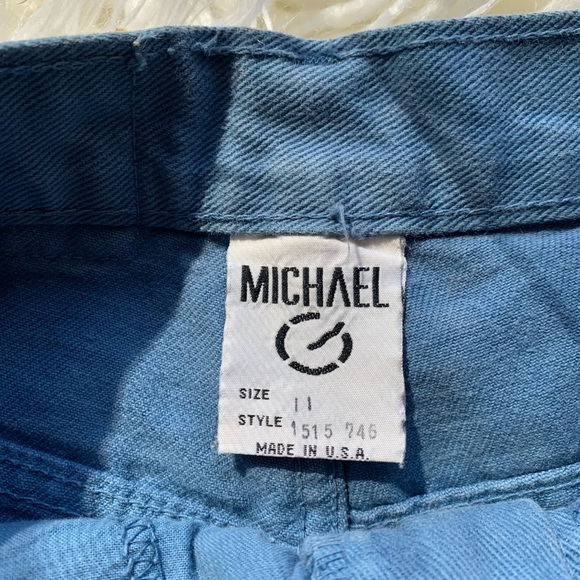 Vintage high waisted eyelet jean shorts - Picture 4 of 5